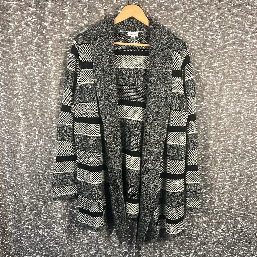 Avenue Black Gray‎ and White Striped Cardigan Sweater Size 14/16